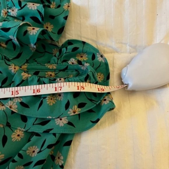 Cabi Small Festival Tank - Picture 4 of 4